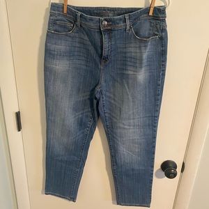 Chico’s So Slimming Girlfriend Crop